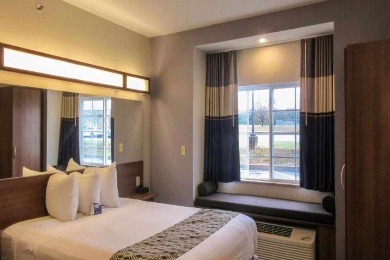 Quality Inn & Suites Caldwell I-77 Eksteriør billede