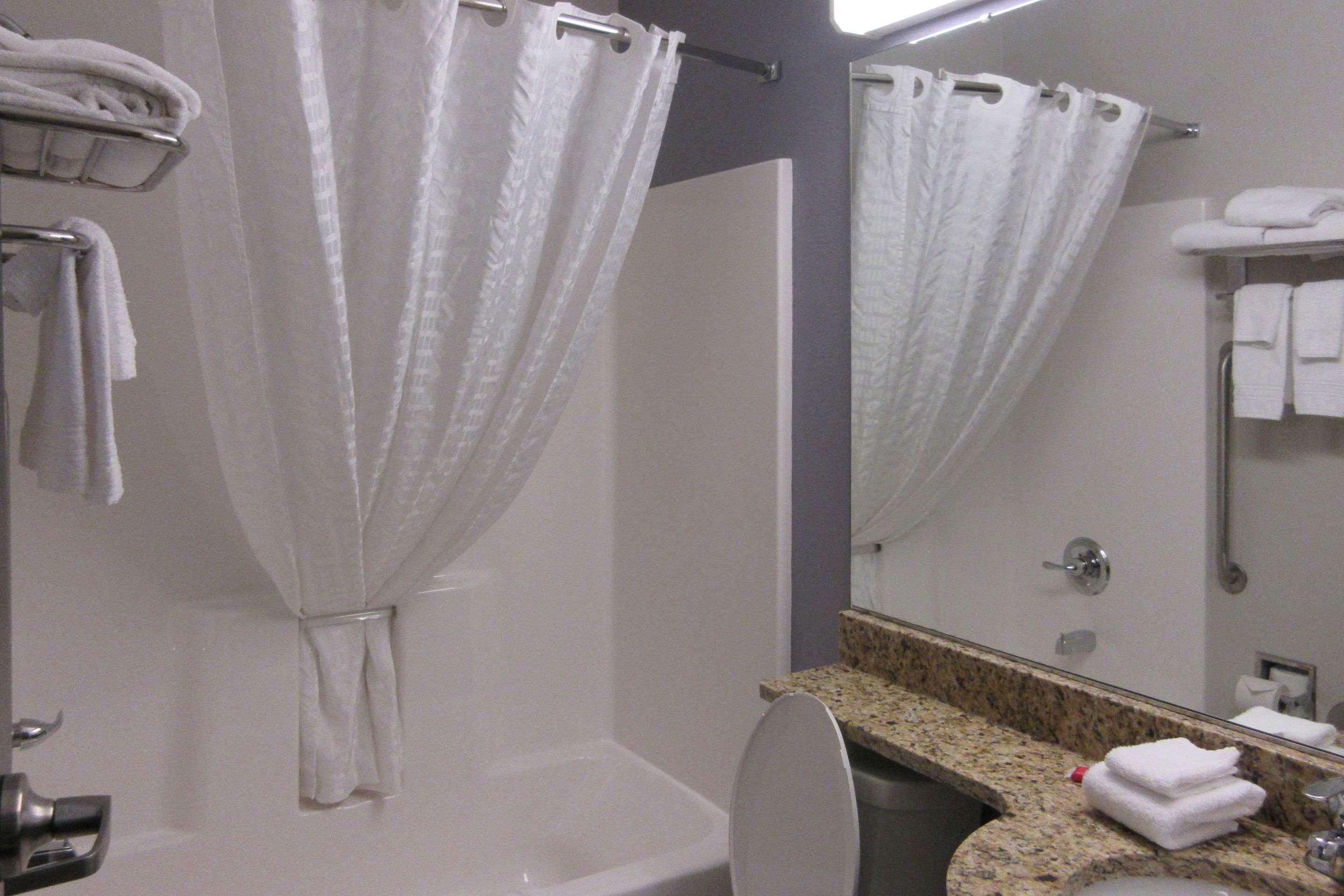 Quality Inn & Suites Caldwell I-77 Eksteriør billede