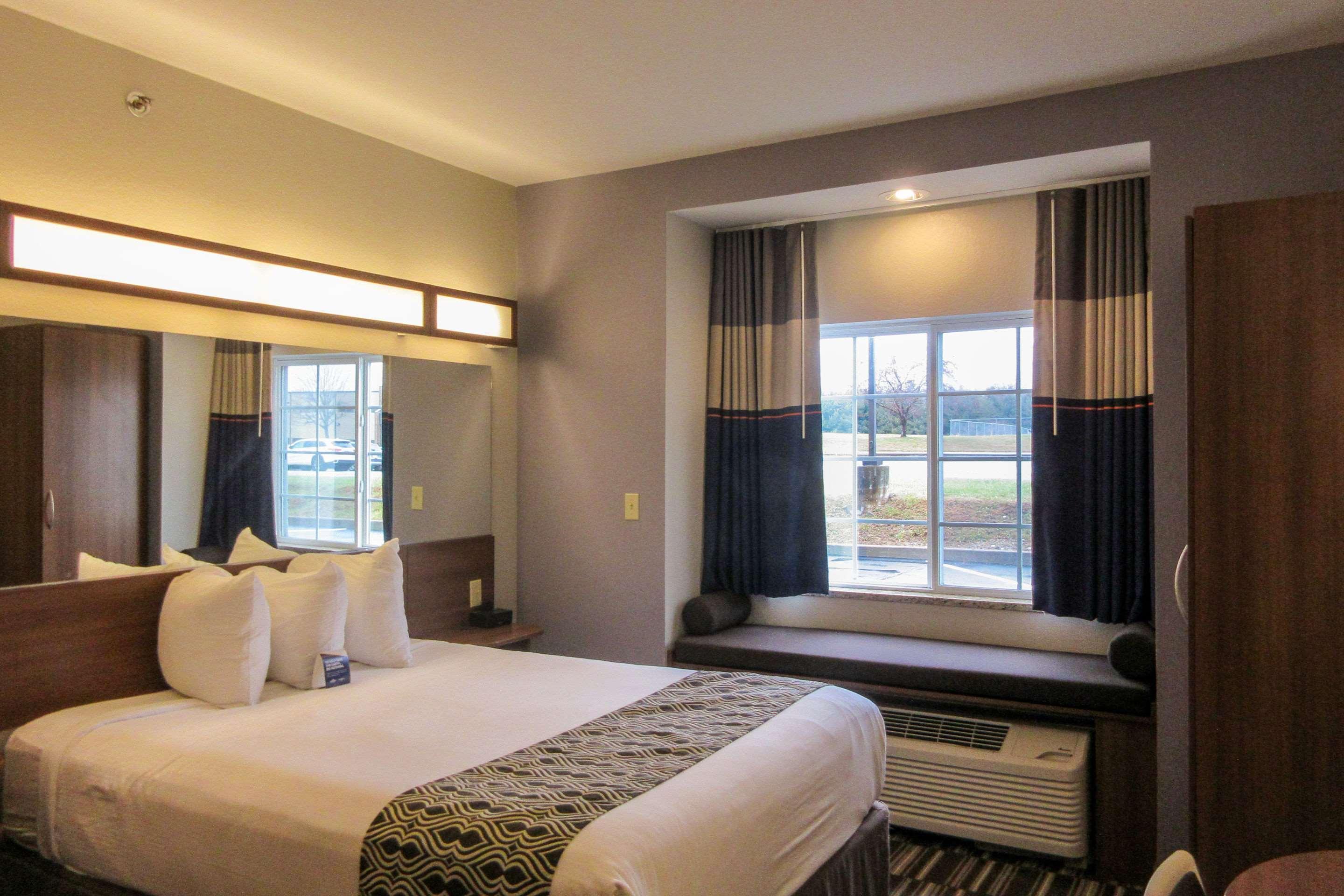 Quality Inn & Suites Caldwell I-77 Eksteriør billede