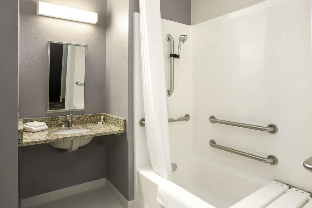 Quality Inn & Suites Caldwell I-77 Eksteriør billede