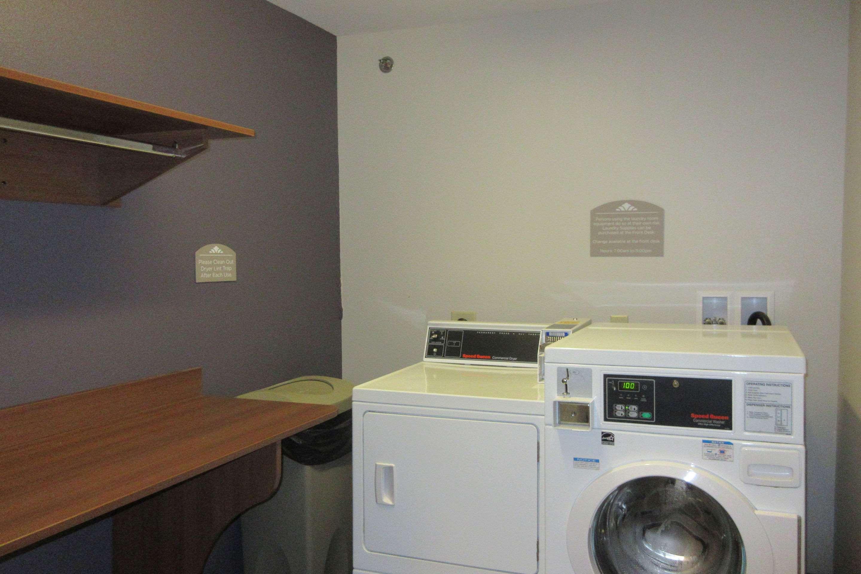 Quality Inn & Suites Caldwell I-77 Eksteriør billede